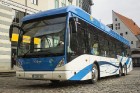 Rīgas Rātslaukumā tika demonstrēts ūdeņraža autobuss