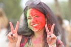 Holi krāsu festivāls pulcē dzīves svinētājus un radītājus