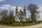 Lēnu Svētās Trīsvienības Romas katoļu baznīca ir valsts nozīmes arhitektūras piemineklis