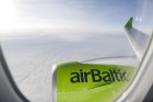 AirBaltic veic pirmo demo lidojumu virs Latvijas ar jauno Bombardier CS300 lidmašīnu