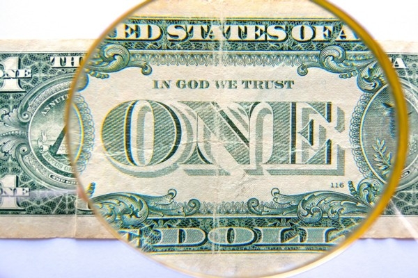 11. jūlijs vēsturē: Uz visām ASV banknotēm sāk drukāt «Mēs ticam Dievam»