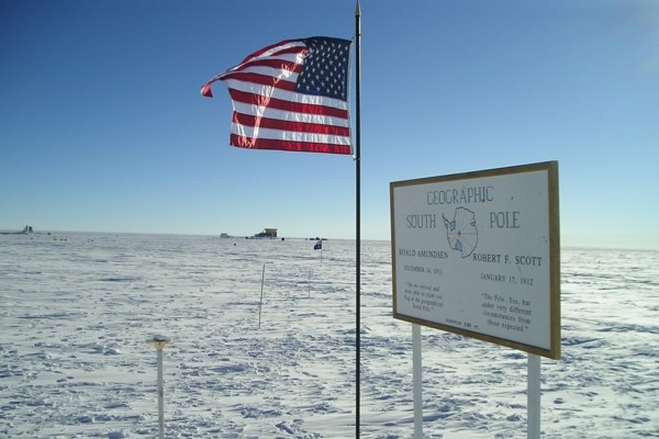 5. decembris vēsturē: Roalds Amundsens pirmais sasniedz Dienvidpolu