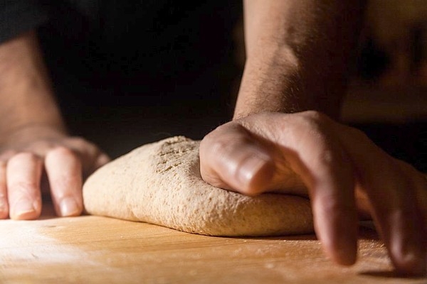 13. jūnijs vēsturē: naktī Aglonā sāka cept savu maizīti