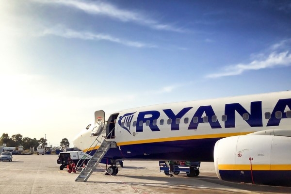Apvienotā Karaliste plāno stingrāk vērsties pret agresīviem aviopasažieriem