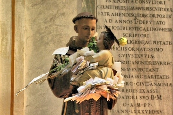 13. jūnijs vēsturē: Spānijā svin Svētā Antonija dienu