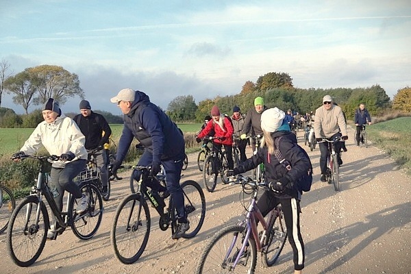 Dienvidkurzeme: Aicina uz ikgadējo rudenīgo velobraucienu Aizputes apkārtnē!