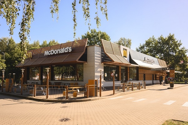 «McDonald’s» nākamgad darbiniekos investēs vairāk nekā pusmiljonu eiro 