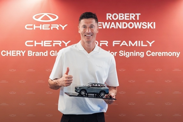 Kāpēc Levandovskis brauc ar Chery, bet Mbapē – ar BMW?