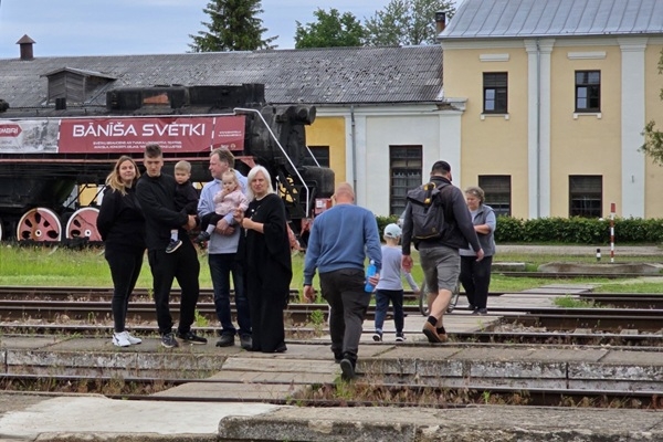 Svinam vasaru Gulbenes dzelzceļa mezglā 10. jūlijā