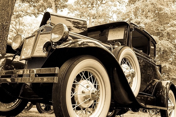 23. jūlijs vēsturē: Henrijs Fords pārdod pirmo auto