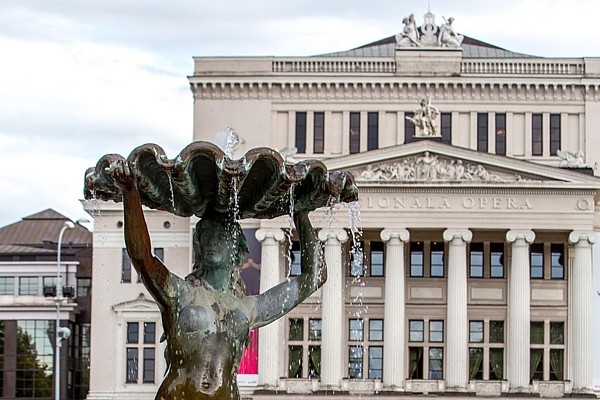 25. oktobris vēsturē: Atzīmē Pasaules operas dienu