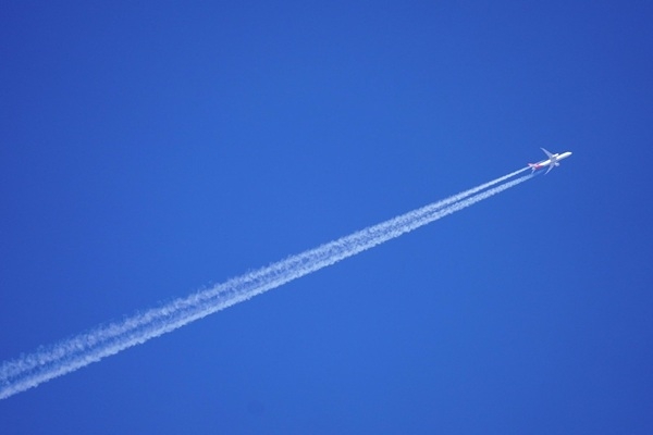 27. oktobris vēsturē: Komerciālos lidojumus sāk «V Bird»