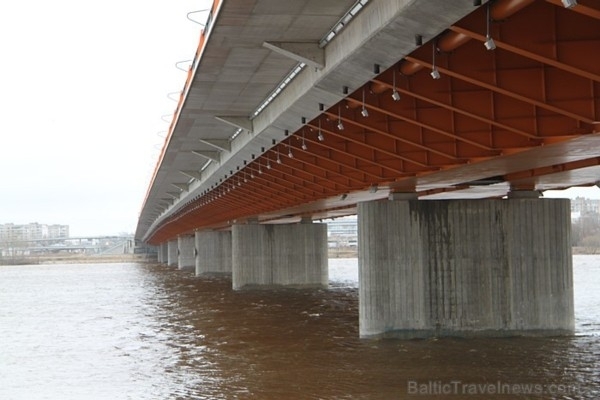 17. novembris vēsturē: Atklāj Dienvidu tiltu Rīgā pāri Daugavai