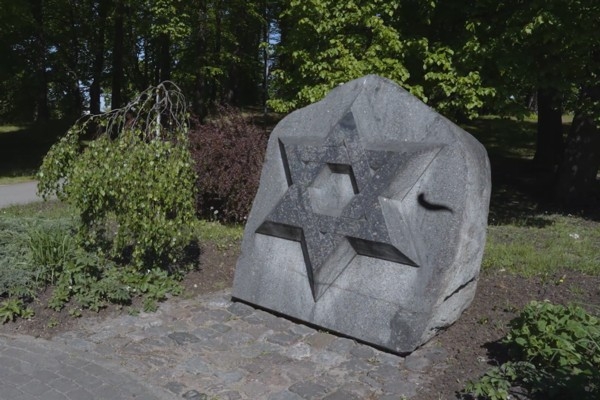 29. novembris vēsturē: Atklāj ebreju memoriālu Rumbulā