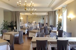 Muižas restorāns ar terasi Ventas krastā! Skrundas muiža