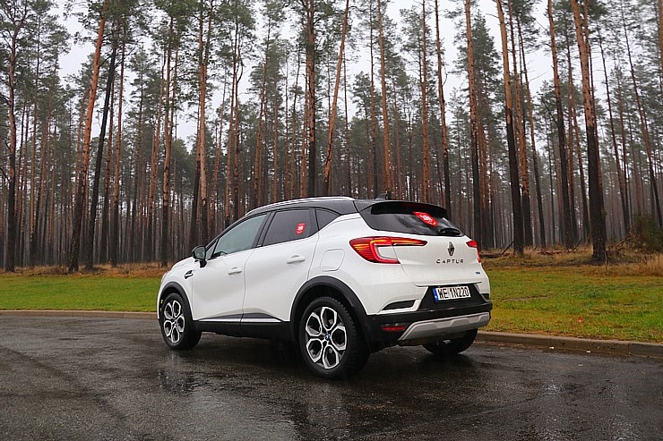 Travelnews.lv ar jauno «Renault Captur intens e-tech 160 plug-in hybrid» apceļo Latviju 294992