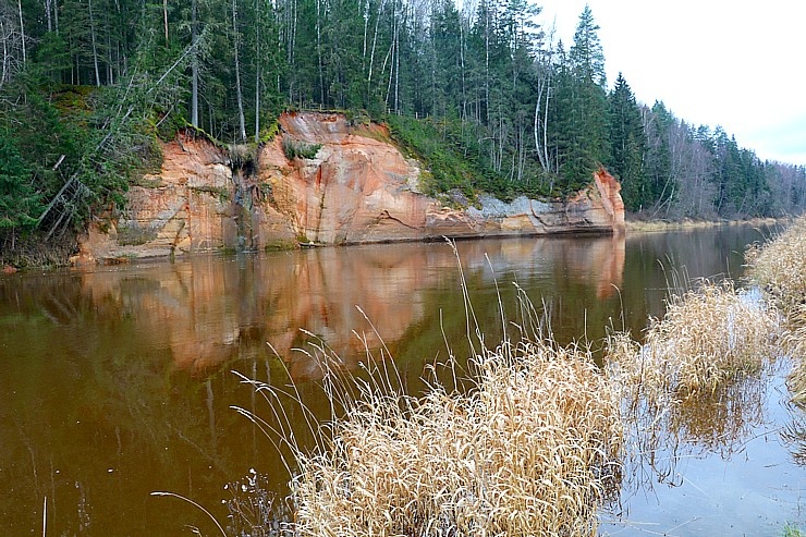 Travelnews.lv apmeklē Ērgļu klintis pie Gaujas un dodas 25 km pārgājienā gar Strīķupi 295037