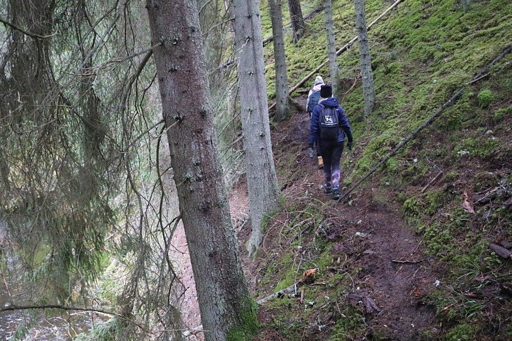 Travelnews.lv apmeklē Ērgļu klintis pie Gaujas un dodas 25 km pārgājienā gar Strīķupi 295054