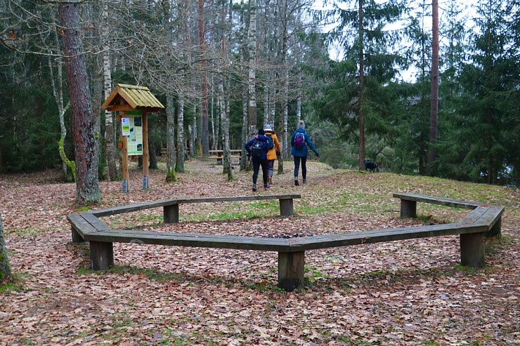 Travelnews.lv dodas 27 km pārgājienā un apmeklē Gūdu klintis un Katrinas iezi pie Gaujas 295303