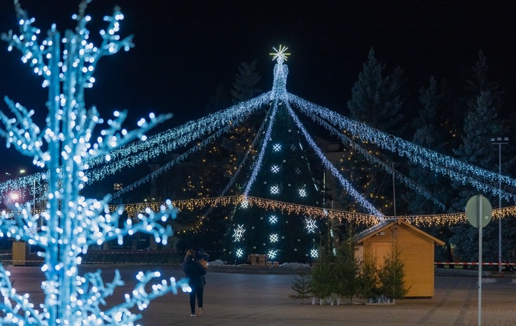 Košā Daugavpils ietērpjas svētku rotā. Foto: Daugavpils.lv 295395
