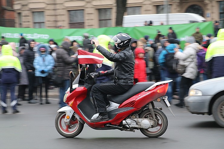 Rīgā norisinājās vairāki protesti pret ierobežojumiem 295471