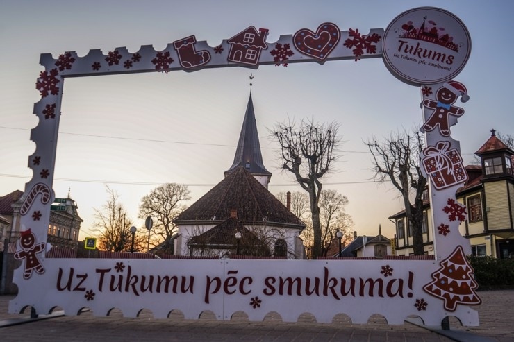 Uz Tukumu pēc smukuma un Ziemassvētkiem. Foto: Andris Jermuts 295538