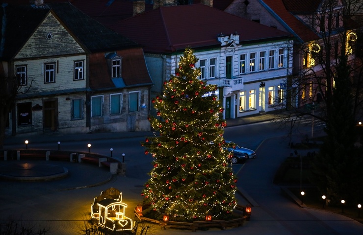 Uz Tukumu pēc smukuma un Ziemassvētkiem. Foto: Andris Jermuts 295546