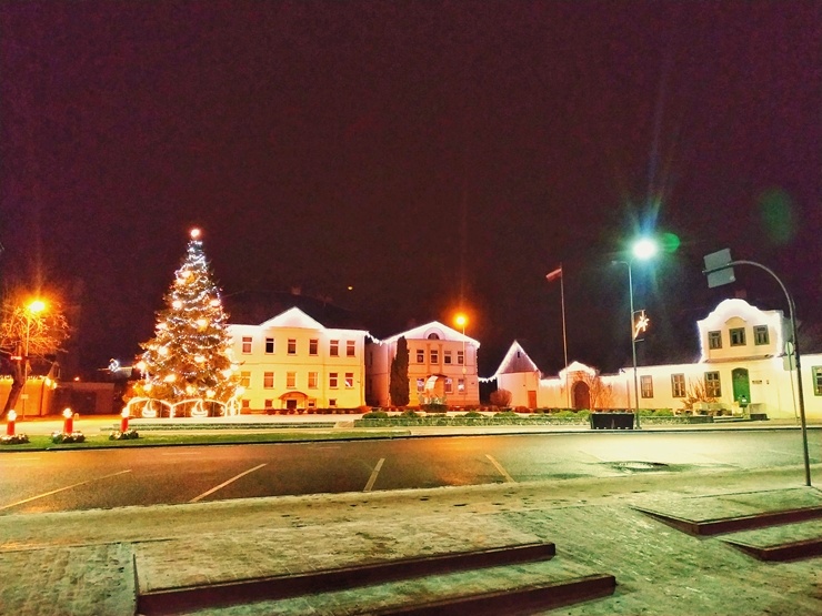 Košā un krāšņā Krāslava gatava svētkiem. Foto: Inga Pudnika 295583