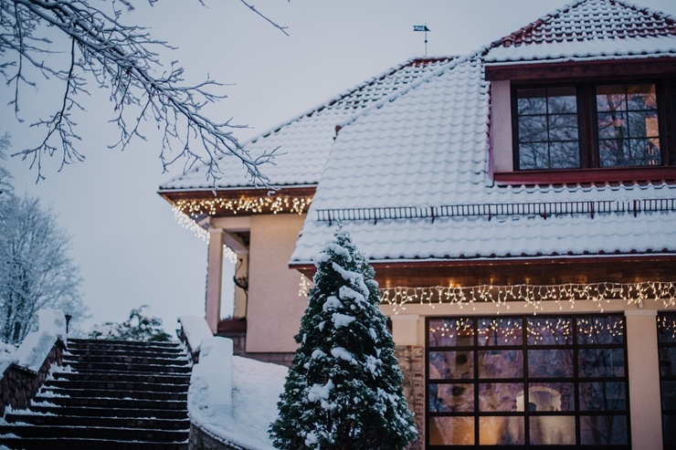 Vidzemes pilsēta Valmiera pošas Ziemassvētkiem. Foto: Valmieras pilsētas pašvaldība un Vija Zvejniece 295657