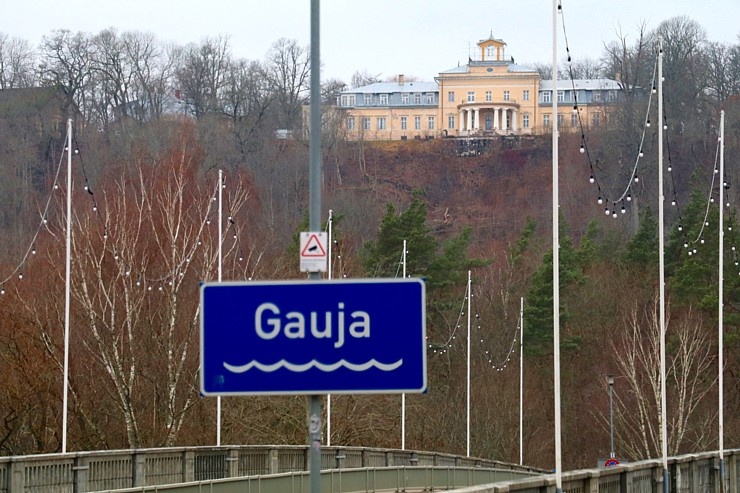 Travelnews.lv Gaujas pārgājienā iepazīst Krimuldas muižu, Krimuldas pili un Siguldu 296315