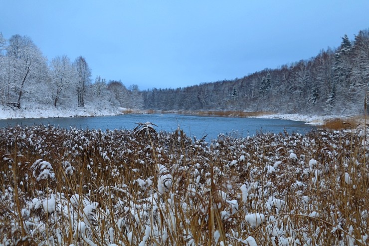 Travelnews.lv dodas 16 km pārgājienā gar Ventu un Šķērveli Skrundas novadā 296494