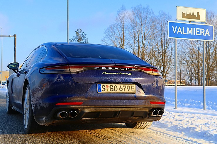 Travelnews.lv apceļo Vidzemi ar 700 zirgspēku jaudīgo «Porsche Panamera Turbo S E-Hybrid» 296654