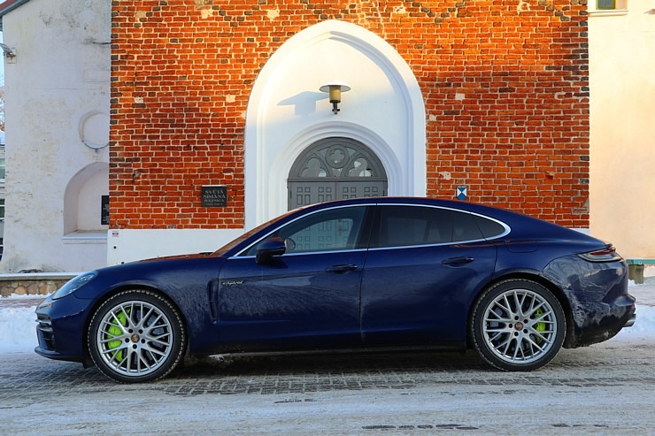 Travelnews.lv apceļo Vidzemi ar 700 zirgspēku jaudīgo «Porsche Panamera Turbo S E-Hybrid» 296656