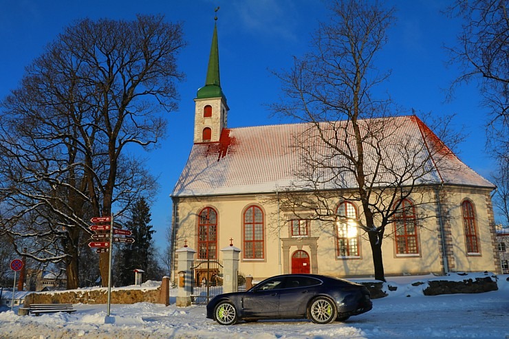 Travelnews.lv apceļo Vidzemi ar 700 zirgspēku jaudīgo «Porsche Panamera Turbo S E-Hybrid» 296670