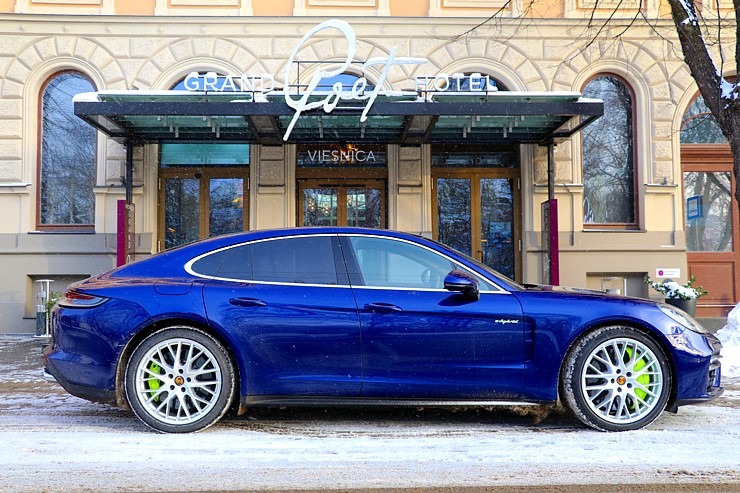 Travelnews.lv apceļo Vidzemi ar 700 zirgspēku jaudīgo «Porsche Panamera Turbo S E-Hybrid» 296643