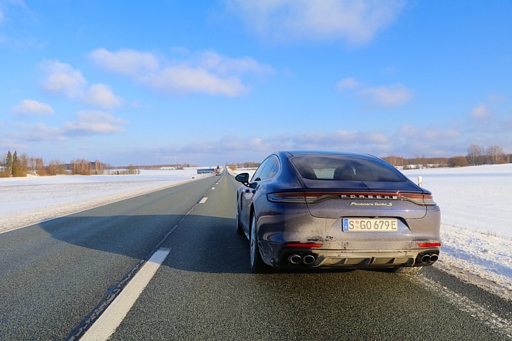 Travelnews.lv apceļo Vidzemi ar 700 zirgspēku jaudīgo «Porsche Panamera Turbo S E-Hybrid» 296644