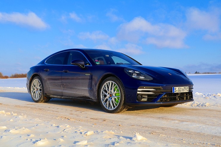 Travelnews.lv apceļo Vidzemi ar 700 zirgspēku jaudīgo «Porsche Panamera Turbo S E-Hybrid» 296645