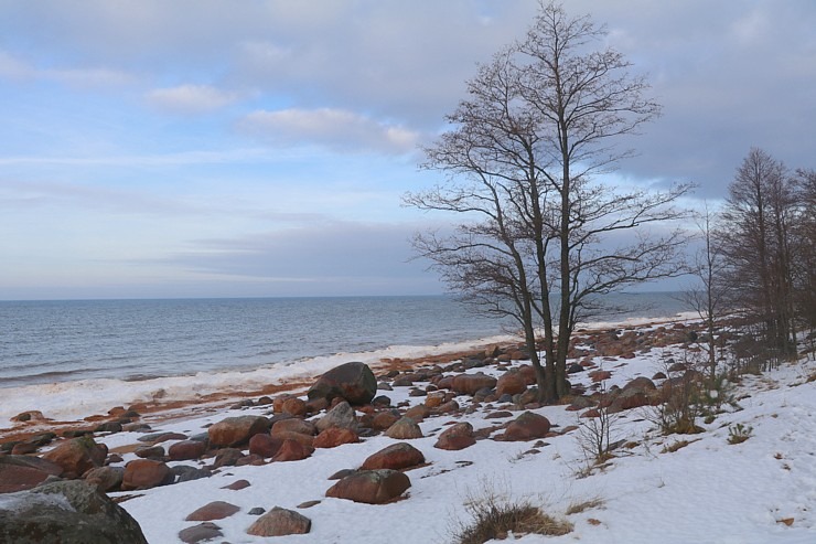 Pārgājiena maršrutā Tūja - Ķurmrags - Veczemju klintis dodas Travelnews.lv redakcija 297020