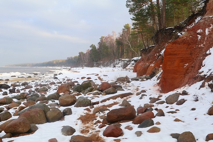 Pārgājiena maršrutā Tūja - Ķurmrags - Veczemju klintis dodas Travelnews.lv redakcija 296991