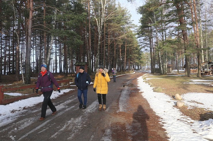 Travelnews.lv dodas 25 km pārgājiena maršrutā Veczemju klintis - Tūja 297099