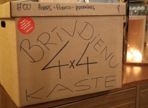Travelnews.lv apceļo Latviju un cenšas noēst restorāna «Hercogs Mārupe» 90 eiro vērto «Brīvdienu kasti» 52