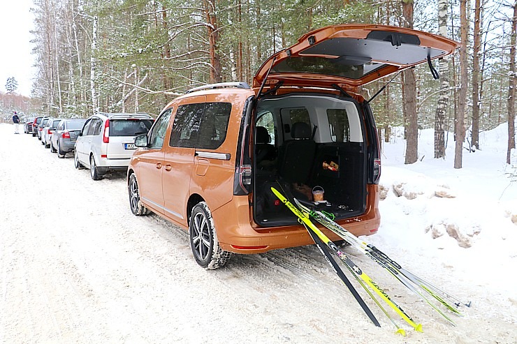 Travelnews.lv ceļo ar jauno «VW Caddy 5»un iepazīst Ikšķiles Zilo kalnu slēpošanas trasi 297709