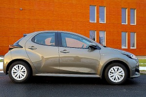 Travelnews.lv sadarbībā ar auto nomu «Sixt Latvija» apceļo Pierīgu ar jauno «Toyota Yaris Hybrid» 1