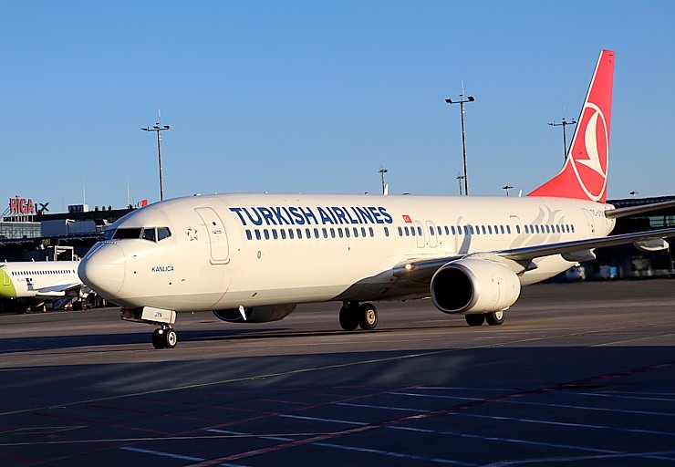 Pēc 375 dienu prombūtnes lidsabiedrības «Turkish Airlines» lidmašīna ir atkal Rīgas lidostā 299145