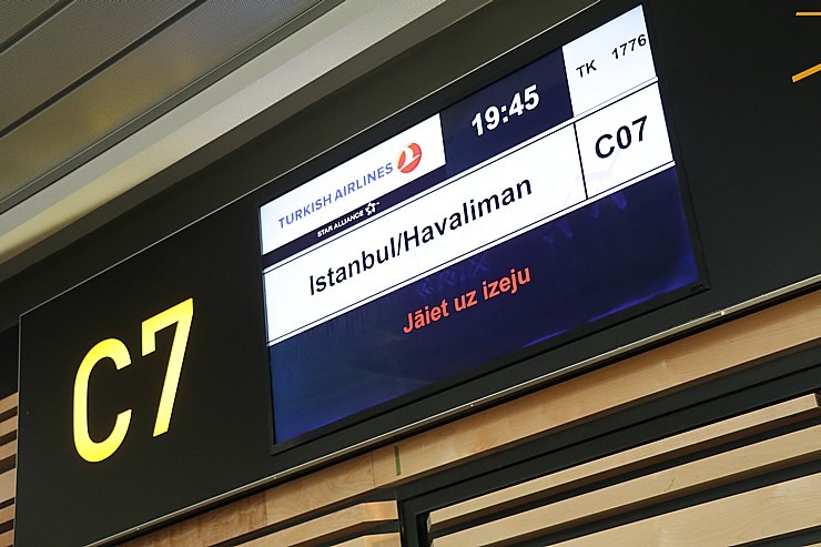 Pēc 375 dienu prombūtnes lidsabiedrības «Turkish Airlines» lidmašīna ir atkal Rīgas lidostā 299155