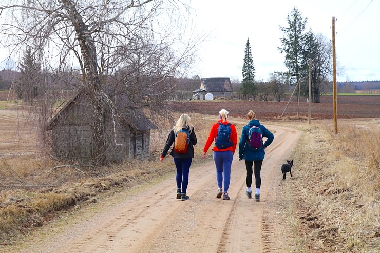 Travelnews.lv dodas 28 km pārgājienā Gārsenes apkārtnē 3.daļa 299449