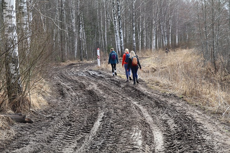 Travelnews.lv dodas 28 km pārgājienā Gārsenes apkārtnē 4.daļa 299500