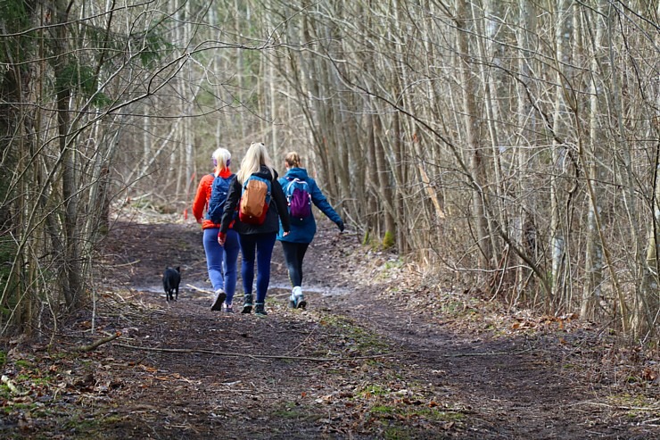 Travelnews.lv dodas 28 km pārgājienā Gārsenes apkārtnē 4.daļa 299489