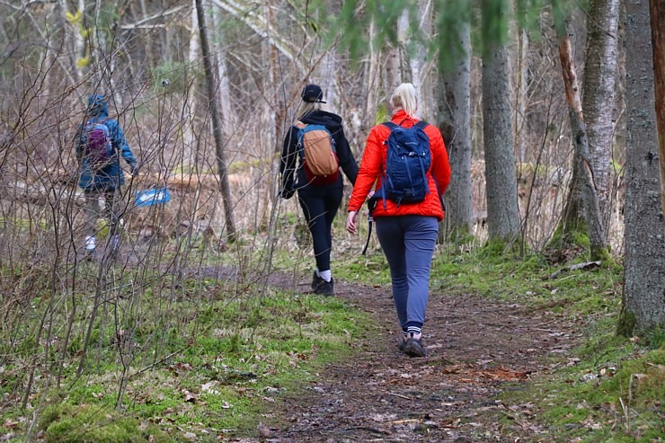 Travelnews.lv dodas 27 km pārgājienā Skrīveru novadā - Laimes Lāča taka apkārt Kalnamuižas ezeram 299656