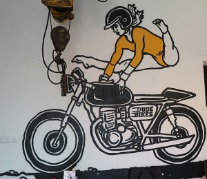 Travelnews.lv apmeklē pilsētas motociklu tirgotavu «Dude Bikes» Rīgā 12
